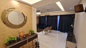 Room in 3 BHK Apartment at Shridhar Apartment Aundh, Aundh – for Rent