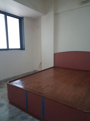 Room in 1 BHK Apartment at Suraj Heights Goregaon, Goregaon East – for Rent