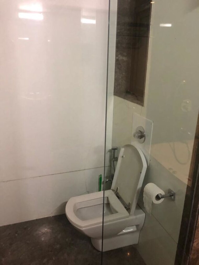 Bathroom, hicons-classic 4 Bedroom 2200 Sq.Ft. Apartment In Khar West Mumbai 10721161