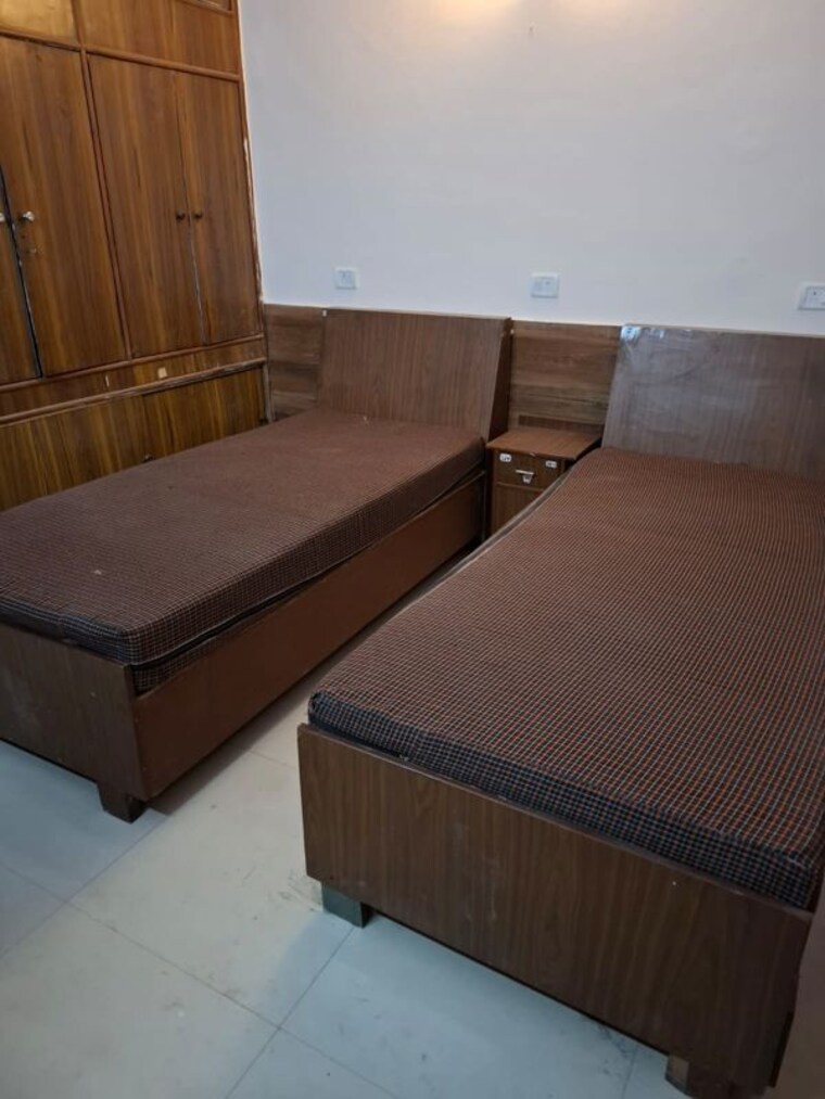Bedroom, sector 56 6+ Bedroom 162 Sq.Ft. Villa In Sector 56 Noida 10721163