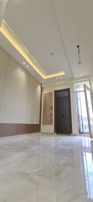 Room in 3 BHK Builder Floor at Sector 1 Greater Noida – for Sale