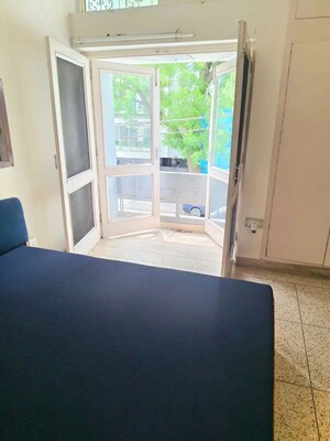 Room in 3 BHK Builder Floor at Pamposh Enclave – for Rent