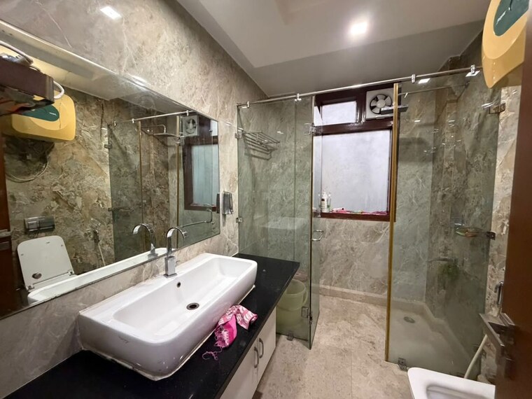 Attached Bathroom, freedom fighters vihar 2 Bedroom 500 Sq.Ft. Apartment In Freedom Fighters Vihar Delhi 10721218