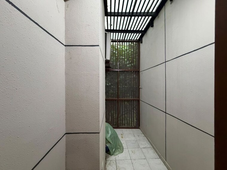 Balcony, freedom fighters vihar 2 Bedroom 500 Sq.Ft. Apartment In Freedom Fighters Vihar Delhi 10721218