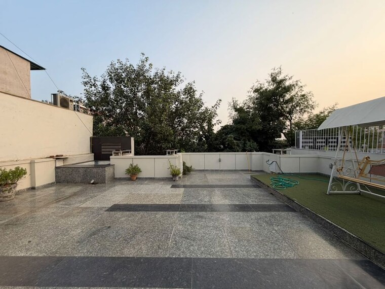  Parking, freedom fighters vihar 2 Bedroom 500 Sq.Ft. Apartment In Freedom Fighters Vihar Delhi 10721218