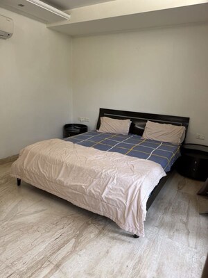 Bedroom in 3 BHK Builder Floor at South Extension ii – for Sale