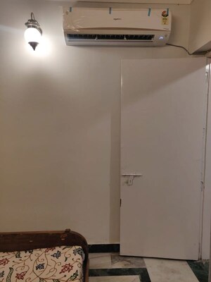Furnished Amenities in 1 BHK Builder Floor at Greater Kailash I – for Rent