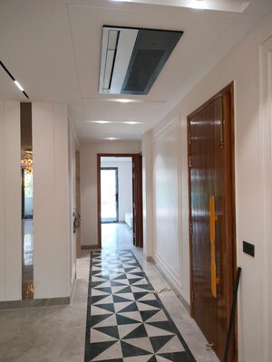 Building Lobby in 4 BHK Builder Floor at BPTP Astaire Gardens, Sector 70a – for Sale