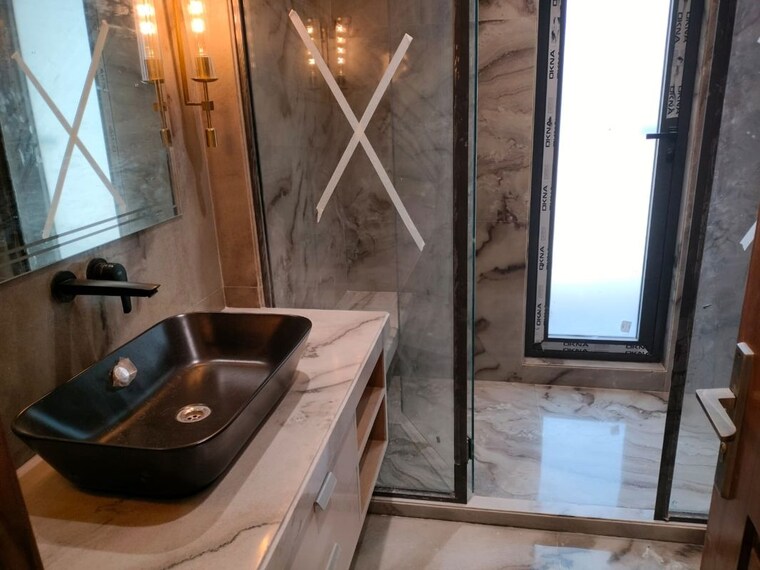 Bathroom, bptp-astaire-gardens 4 Bedroom 250 Sq.Yd. Builder Floor In Sector 70a Gurgaon 10721238