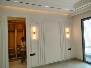 Room in 4 BHK Builder Floor at BPTP Astaire Gardens, Sector 70a – for Sale