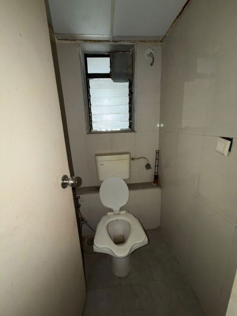 Bathroom, lodha-crown-taloja-quality-homes 1 Bedroom 500 Sq.Ft. Apartment In Dombivli East Thane 10721249