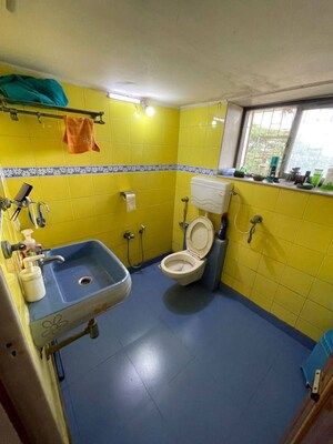 Attached Bathroom in 2 BHK Apartment at Sai Baba Complex Goregaon, Goregaon East – for Rent