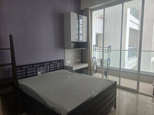 Room in 3.5 BHK Apartment at Omkar Alta Monte, Malad East – for Rent