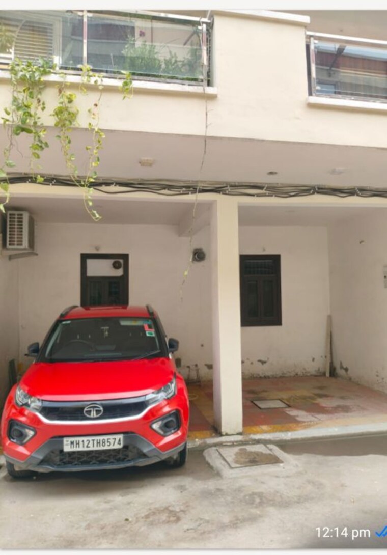  Parking, vaidpura 4 Bedroom 2000 Sq.Ft. Villa In Vaidpura Greater Noida 10721219