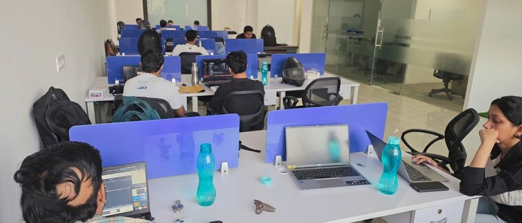 Team Area, spaze-itech-park Commercial Office Space 2000 Sq.Ft. In Sector 49 Gurgaon 10721354
