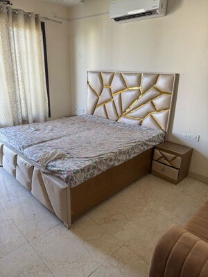 Bedroom in 2 BHK Builder Floor at Sector 14 – for Rent