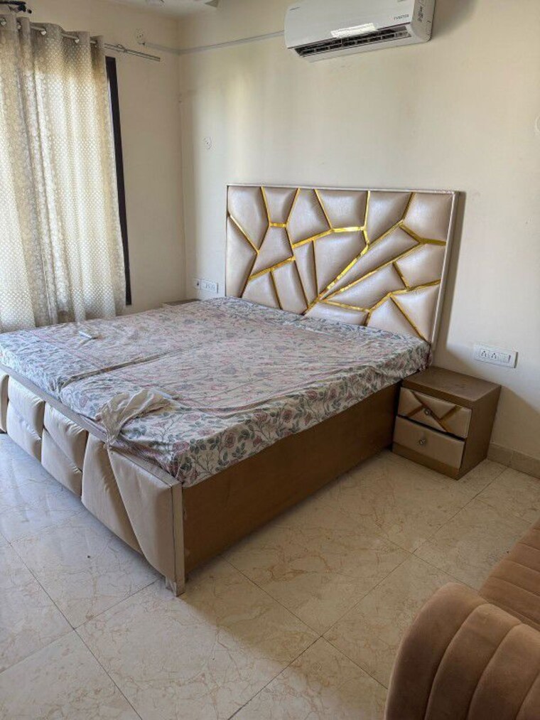 Bedroom, sector 14 2 Bedroom 1200 Sq.Ft. Builder Floor In Sector 14 Gurgaon 10721312