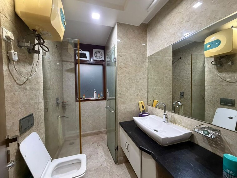 Bathroom, saket 2 Bedroom 800 Sq.Ft. Apartment In Saket Delhi 10721369