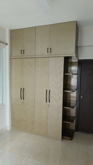 Room in 3 BHK Apartment at Phulnakhara – for Rent