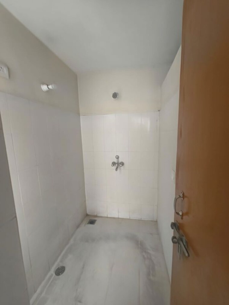 Bathroom, adani-aangan 1 Bedroom 412 Sq.Ft. Apartment In Sector 89a Gurgaon 10721384