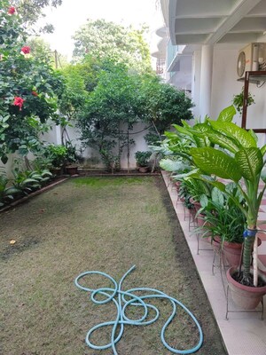 6 BHK Independent House – Garden View at Vikas Nagar - for Sale