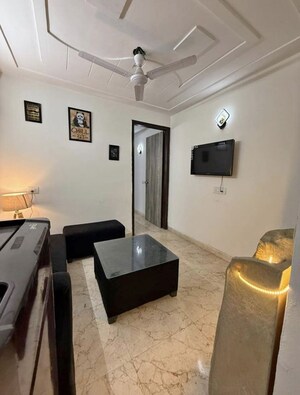 Team Area in 3 BHK Builder Floor at Subhash Nagar – for Rent