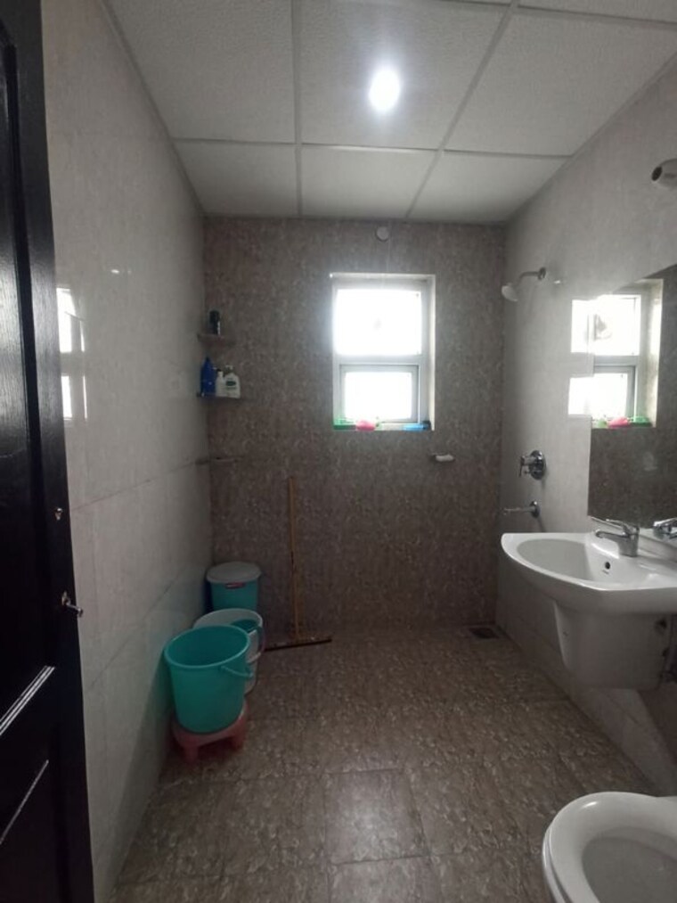 Bathroom, omaxe-new-chandigarh 3 Bedroom 1605 Sq.Ft. Builder Floor In North Mullanpur Chandigarh 10721407