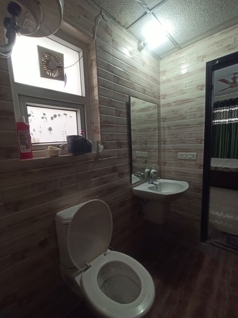 Bathroom, omaxe-new-chandigarh 3 Bedroom 1605 Sq.Ft. Builder Floor In North Mullanpur Chandigarh 10721407