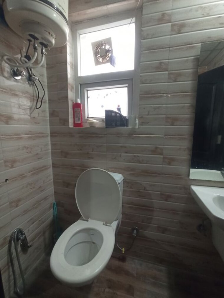 Bathroom, omaxe-new-chandigarh 3 Bedroom 1605 Sq.Ft. Builder Floor In North Mullanpur Chandigarh 10721407