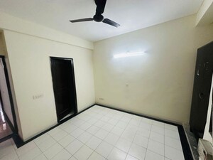 Room in 1 BHK Independent House at Sector 14 – for Rent