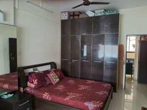 Room in 2 BHK Apartment at Ganesh Prasad Apartment Tardeo, Tardeo – for Rent