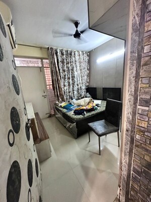 Team Area in 2 BHK Apartment at Suncity Avenue 102, Sector 102 – for Rent