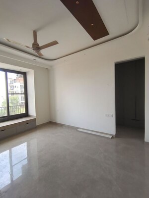 Room in 3 BHK Builder Floor at Sector 22 – for Rent
