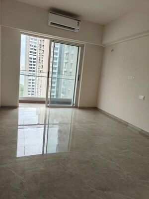 Room in 2 BHK Apartment at Transcon Triumph Tower, Andheri West – for Sale