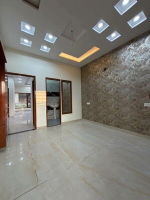 Room in 3.5 BHK Apartment at ATS Dolce, Zeta I Greater Noida – for Rent