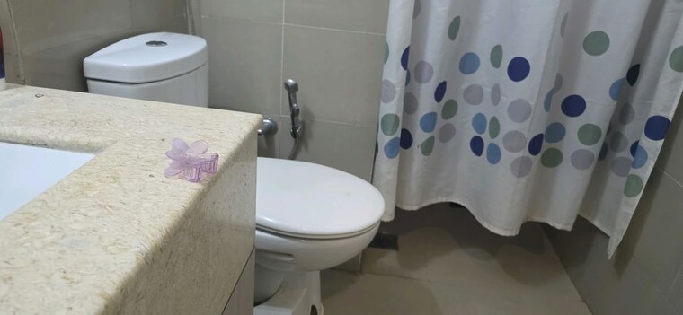 Bathroom, sector 21 2 Bedroom 1200 Sq.Ft. Builder Floor In Sector 21 Gurgaon 10721543