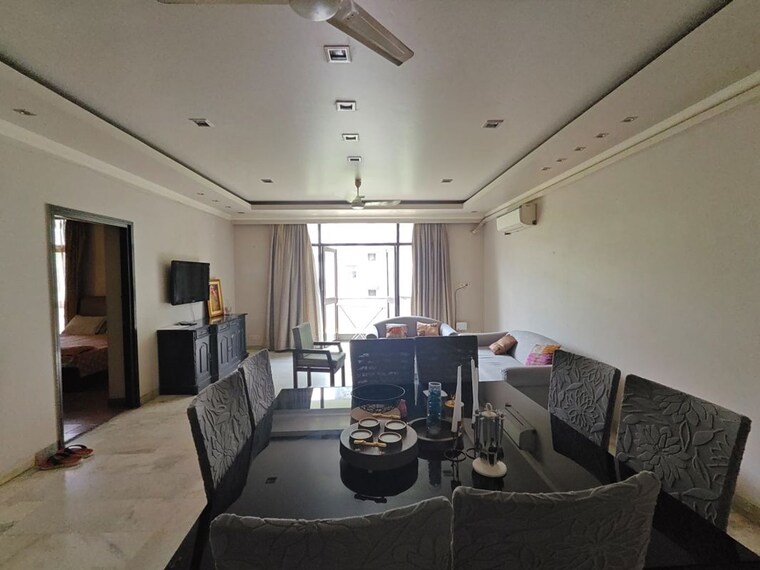 Team Area, hauz khas 2 Bedroom 200 Sq.Yd. Builder Floor In Hauz Khas Delhi 10721548
