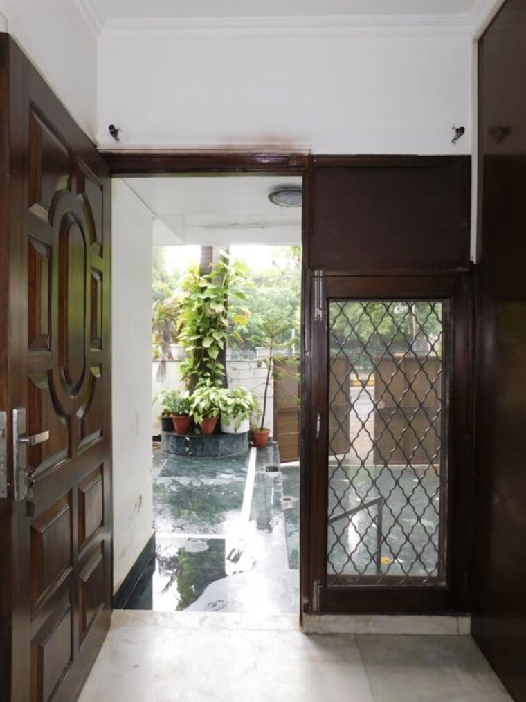Kitchen, defence colony 2 Bedroom 1500 Sq.Ft. Builder Floor In Defence Colony Delhi 10721560