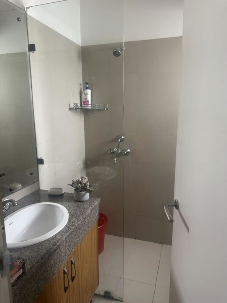 Bathroom, sector 21 3 Bedroom 1550 Sq.Ft. Builder Floor In Sector 21 Gurgaon 10721564