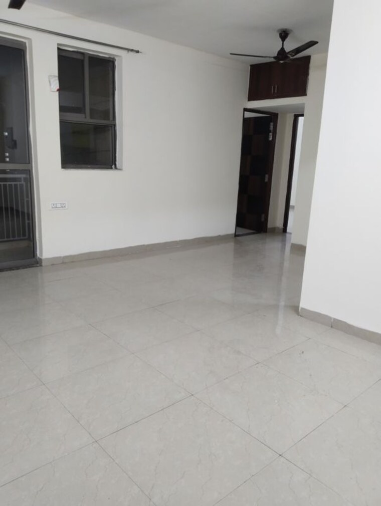 Room, unitech-uniworld-gardens-2 2 Bedroom 973 Sq.Ft. Apartment In Sector 47 Gurgaon 10721633