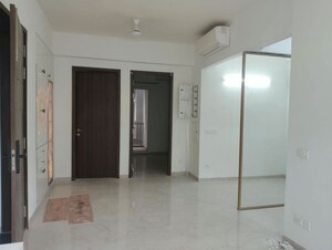 Room in 2.5 BHK Apartment at Smart World Orchard, Sector 61 – for Sale