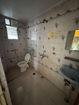 Bathroom in 2 BHK Apartment at Shukla Colony – for Rent