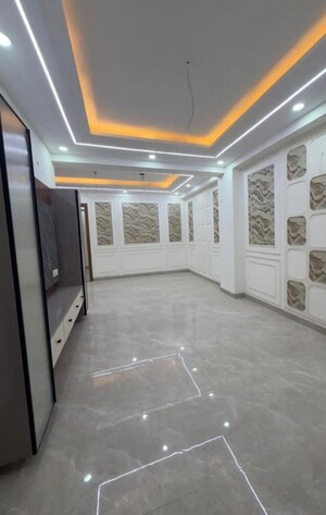 Parking in 3 BHK Builder Floor at Sector 23 – for Rent
