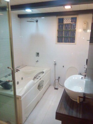 Bathroom in 2 BHK Apartment at Gitanjali Apartmnet, Colaba – for Rent