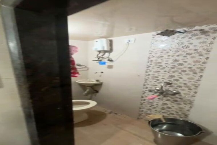 Bathroom, mahalaxmi 1.5 Bedroom 400 Sq.Ft. Apartment In Mahalaxmi Mumbai 10721686