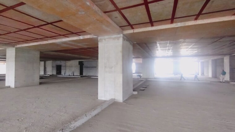  Parking, karve-putala Commercial Office Space 2601 Sq.Ft. In Kothrud Pune 10721669