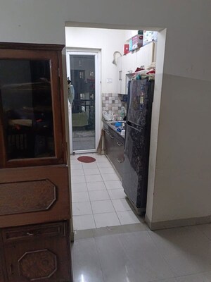 Room in 2 BHK Apartment at Mapsko Paradise, Sector 83 – for Rent