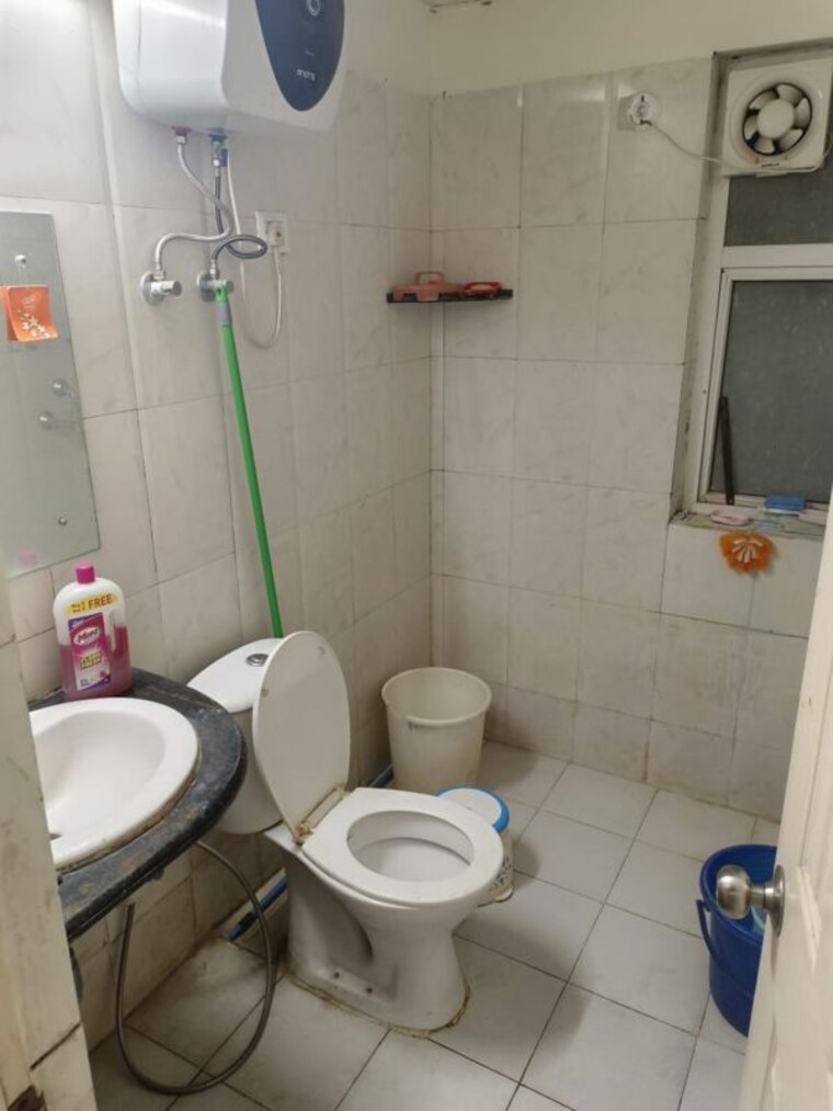 Bathroom, mapsko-paradise 2 Bedroom 1050 Sq.Ft. Apartment In Sector 83 Gurgaon 10721708