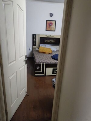Furnished Amenities in 2 BHK Apartment at Mapsko Paradise, Sector 83 – for Rent
