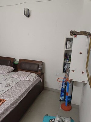 Furnished Amenities in 2 BHK Apartment at Mapsko Paradise, Sector 83 – for Rent